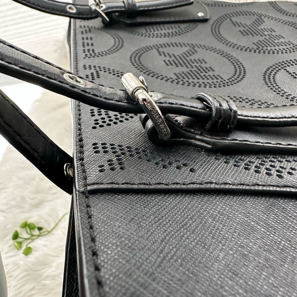 Michael Kors‎ Voyager Large Black Leather Signature MK perforated Logo Tote Bag - Picture 12 of 14
